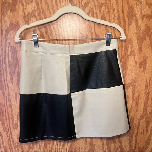 Dresses & Skirts - Chic Black and White Women's Skirt